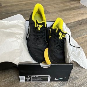 Men’s size 9 - Nike Kobe Mamba Focus AJ5899-001, Black Optimum Yellow